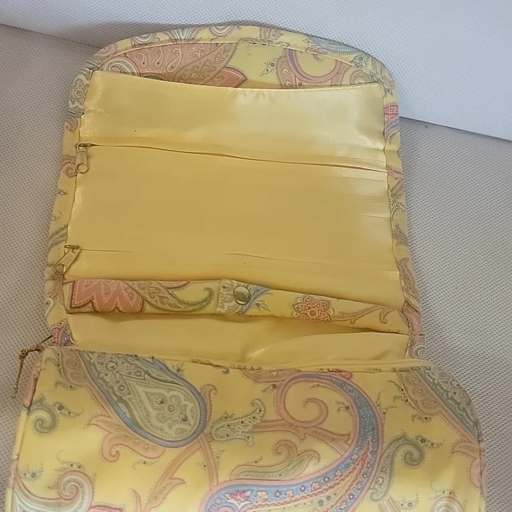 NWT - RAYMOND WAITES JEWELRY ORGANIZER‎